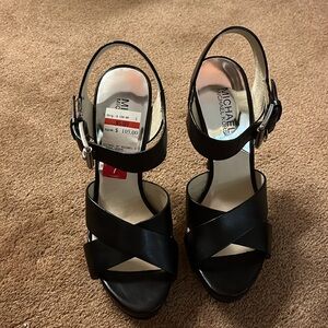 Michael Michael Kors Odana Heels - black, size 7